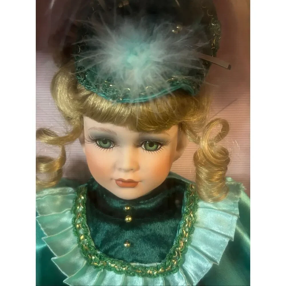 Vtg Collectible Memories Genuine Porcelain Doll  Margaret (5745)
